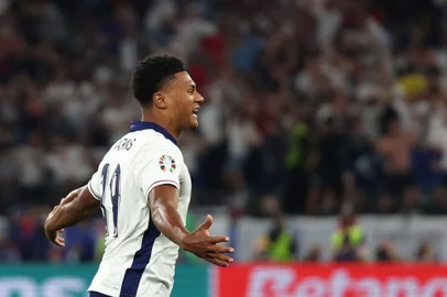 Inglaterra vence a Holanda