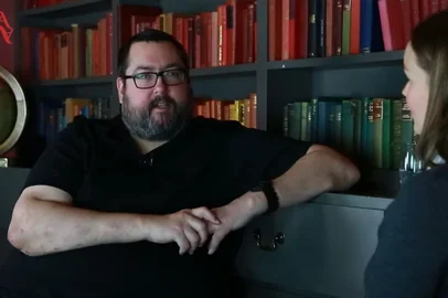 Ewen MacIntosh em entrevista ao Actors Anonymous UK. Ator morreu aos 50 anos.<!-- NICAID(15685178) -->