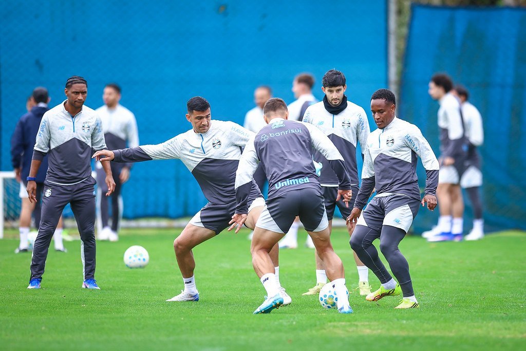 Grêmio encara o Atlético-MG em busca de recuperação no Brasileirão