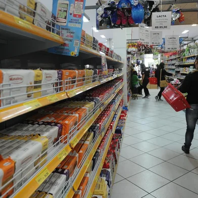 CAXIAS DO SUL, RS, BRASIL (30/09/2021)Procura por ovos de Páscoa aumenta nesta semana, mas vendas de chocolate em barra superam o item no comércio tradicional. Na loja de doces e decorações Chocolate & Cia, as barras de chocolate representam 60% das vendas da temporada, ficando os 40% restantes para os ovos de Páscoa. (Antonio Valiente/Agência RBS)<!-- NICAID(14746115) -->
