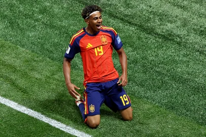 ATLANTA, GEORGIA - JUNE 21: Lamine Yamal #19 of Spain celebrates scoring his team's first goal during the FIFA World Cup 2026 Group H match between Spain and Saudi Arabia at Atlanta Stadium on June 21, 2026 in Atlanta, Georgia.   Buda Mendes/Getty Images/AFP (Photo by Buda Mendes / GETTY IMAGES NORTH AMERICA / Getty Images via AFP)<!-- NICAID(16311310) -->