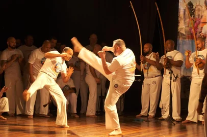 Cultura promove Aulão Aberto de Capoeira com o professor Tucano e o Mestre Chocolate<!-- NICAID(15314301) -->