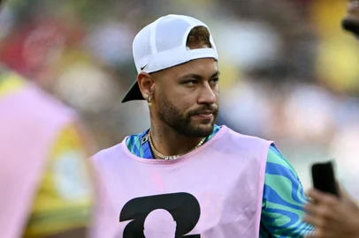 MAURO PIMENTEL / AFP Brazil's forward #10 Neymar looks on during halftime of the 2026 World Cup Group C football match between Brazil and Morocco at the New York/New Jersey Stadium in East Rutherford on June 13, 2026. (Photo by Mauro PIMENTEL / AFP)<!-- NICAID(16307325) -->