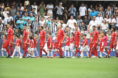 Inter enfrenta o Santos na Vila Belmiro pela sexta rodada do Brasileirão<!-- NICAID(14094473) -->