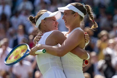 Veronika Kudermetova, Elise Mertens, tênis