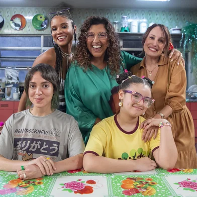 Ina (Heslaine Viiera), Mirinda (Regina Casé),  Mari (Luana Martau), Nana (Valentina Bandeira) e Belinha (Heleninha Repertório)<!-- NICAID(15865173) -->