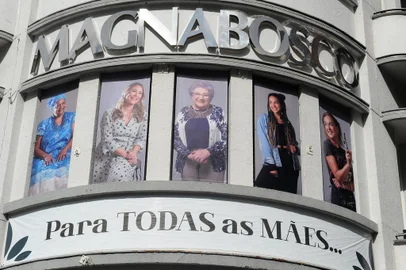 CAXIAS DO SUL, RS, BRASIL, 05/05/2022 - Loja Magnabosco homenageia as mães. (Marcelo Casagrande/Agência RBS)<!-- NICAID(15087860) -->
