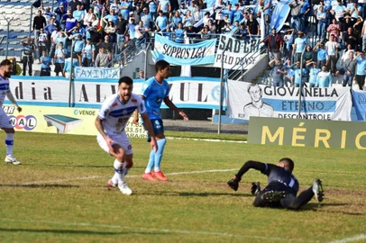 Esportivo venceu o Lajeadense no jogo de ida e busca o acesso em Lajeado<!-- NICAID(15144030) -->