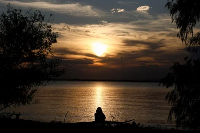 PORTO ALEGRE, RS, BRASIL, 15-01-2026: Recorde de calor em Porto Alegre para 2026. A tarde de 15 de janeiro foi a mais quente deste ano em Porto Alegre, até agora. A capital gaúcha bateu o recorde de calor pelo segundo dia consecutivo. Foto: Bruno Todeschini/Agencia RBS<!-- NICAID(16205002) -->