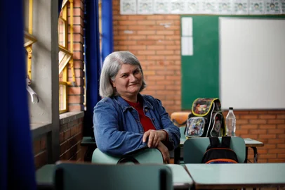 11/10/2022 - PORTO ALEGRE, RS - Ana Amélia, a auxiliar de limpeza que se tornou professora. FOTO: Anselmo Cunha / Agência RBS<!-- NICAID(15233013) -->