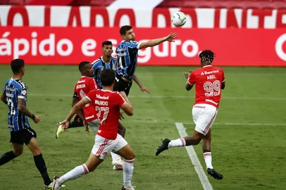 PORTO ALEGRE, RS, BRASIL - 24.01.2021 - Inter e Grêmio se enfrentam neste domingo (24), pela 32ª rodada do Campeonato Brasileiro. O clássico Gre-Nal 429 ocorre no Estádio Beira-Rio. (Foto: Félix Zucco/Agência RBS)<!-- NICAID(14697924) -->