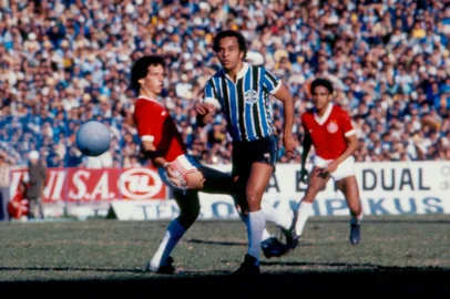 Grenal, André Catimba#Pasta: 502228#Caixa: 00004<!-- NICAID(11553440) -->