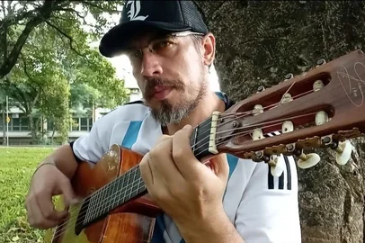 Requiem - Viola e Filosofia: O Arquétipo e a Transfiguração do Caipira, escrito por Sidnei Oliveira.O autor nasceu em Cazuza Ferreira – São Francisco de Paula, e desde 2005, mora em São Paulo<!-- NICAID(15694624) -->