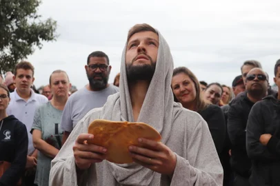 Cidades da região promovem encenações da Paixão de Cristo na Sexta-feira Santa  <!-- NICAID(15718558) -->