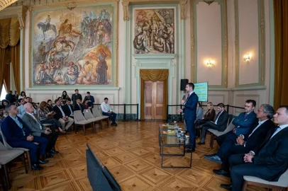 Com valor de emendas para deputados dobradas em 2026, Leite entrega projeto Lei Orçamentária na Assembleia Legislativa<!-- NICAID(16124442) -->