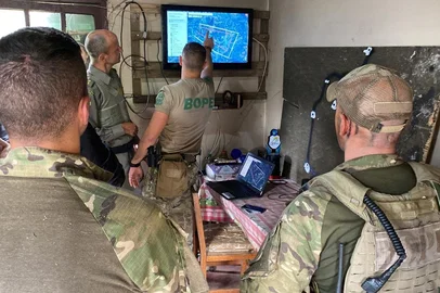 Uma central de comando foi montada na região onde houve o roubo para coordenar as buscas aos assaltantes