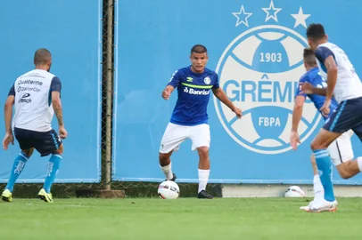 Jogo-treino Transição - Grêmio x Novo HamburgoFoto: Rodrigo Fatturi/GrêmioNa foto: Felipe Albuquerque, lateral-direito<!-- NICAID(14994153) -->