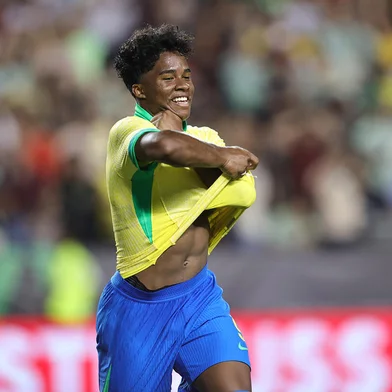 COLLEGE STATION, TEXAS - JUNE 8: Eduardo Gabriel Cossa #9 of Brazil celebrates after scoring his team's third goal during an international friendly match against Mexico at Kyle Field on June 8, 2024 in College Station, Texas.   Omar Vega/Getty Images/AFP (Photo by Omar Vega / GETTY IMAGES NORTH AMERICA / Getty Images via AFP)<!-- NICAID(15784080) -->