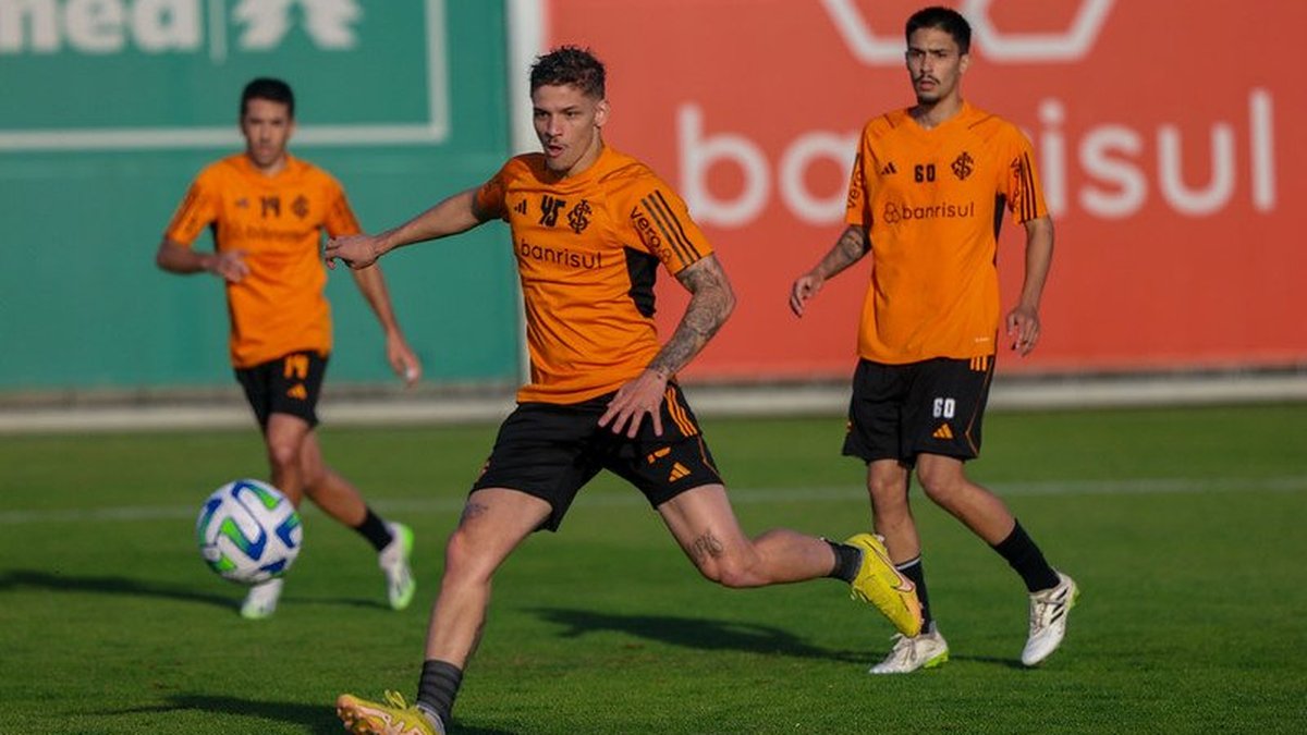 Luca Intermite Ausências abrem espaço para Lucca ser titular do Inter contra o São ...