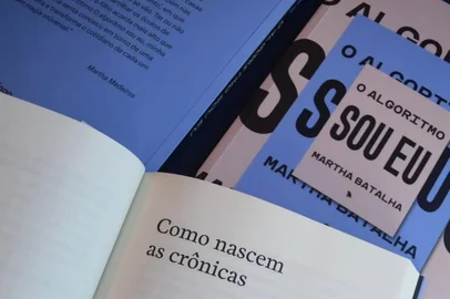livro "O Algoritmo Sou Eu" de Martha Batalha<!-- NICAID(16353022) -->