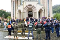 A prefeitura de Caxias do Sul, através da Defesa Civil, promoveu um simulado de evacuação e abrigamento na região de Galópolis na manhã deste sábado (12). Mais de 60 moradores participaram da atividade que foi considerada um "sucesso" pelas equipes.<!-- NICAID(16364689) -->