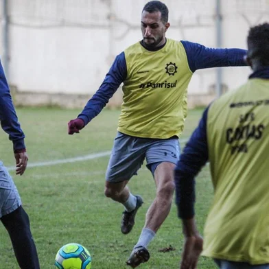 Davi Lopes voltou de suspensão na vitória de 1x0 contra o Próspera <!-- NICAID(15116583) -->
