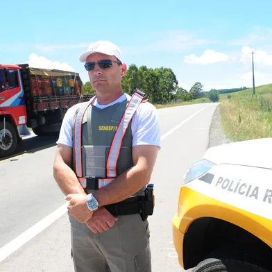 Lajeado Grande, RS, Brasil ( 22/12/2017) Polícia Rodoviária Estadual realiza operação na estrada Rota do Sol, visando a segurança no verão 2018. Comandante Marcelo Stassak atua na operação.  (Roni Rigon/Pioneiro).<!-- NICAID(13337091) -->