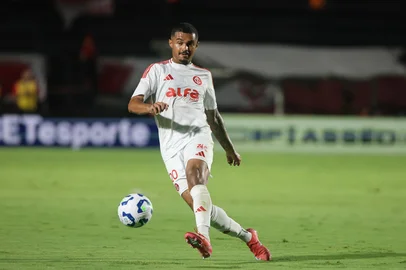 SALVADOR, BA, BRASIL, 05-11-2025: Vitória vs Internacional. O duelo é válido pela 32ª rodada do Campeonato Brasileiro. Foto: Ricardo Duarte/SC Internacional/DivulgaçãoIndexador: ricardo duarte<!-- NICAID(16161651) -->
