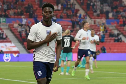 Bukayo Saka, Inglaterra