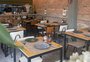 Em casarão dos anos 1960, abre restaurante de "comida da vó" em Porto Alegre