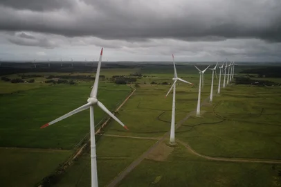Osório, RS, Brasil, 28-02-2024: Aerogeradores no Parque Eólico de Osório. Potencial do Rio Grande do Sul como pólo de energias renováveis, como eólica e solar. Foto: Mateus Bruxel / Agência RBS<!-- NICAID(15691868) -->