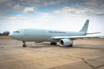 avião FAB vai para BeiruteIndexador: Müller MarinFotógrafo: CECOMSAER - Centro de Comunicaç<!-- NICAID(15881897) -->