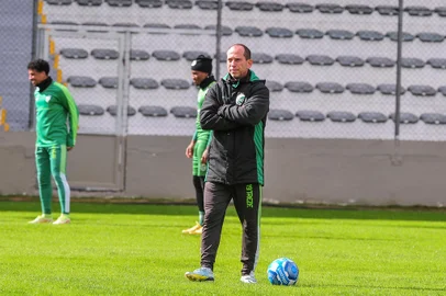 CAXIAS DO SUL, RS, BRASIL, 12/05/2023. Treino do Juventude na manhã desta sexta-feira (12). (Neimar De Cesero/Agência RBS)Indexador: NEIMAR DE CESERO<!-- NICAID(15427004) -->