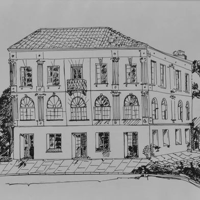 Obras de 1979 que retratam o prédio do Arquivo Histórico Municipal João Spadari Adami, sede do antigo Hospital Carbone e originalmente da Casa de Negócios de Vicente Rovea. Quadros integram o acervo do Amarp (Acervo Municipal de Artes Plásticas), que completa 20 anos em 2024. Na foto: obra em bico de pena de Beatriz Balen Susin.<!-- NICAID(15731667) -->