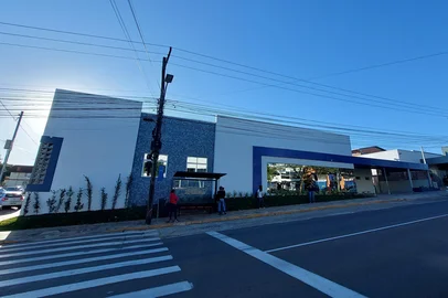 Cais Petrópolis em o Fundo<!-- NICAID(16040927) -->