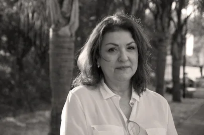 Rosa Busnello é autora de O Livro de Carolina, sobre Carolina Machado de Assis.<!-- NICAID(14930676) -->