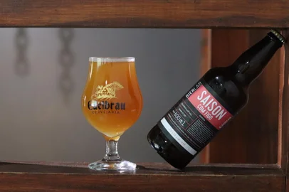 Cervejaria Edelbrau, cerveja, figo, destemperados<!-- NICAID(14948438) -->