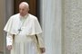 Pope Francis arrives for his weekly general audience at the Paul VI hall on February 23, 2022 in the Vatican. (Photo by Alberto PIZZOLI / AFP)<!-- NICAID(15026743) -->