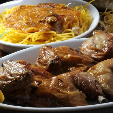 Gastronomia:Comida Italiana Galeto Al Primo Canto, completa 60 anos de sua invenção, acompanhado por salada de radichi, massa, polenta.<!-- NICAID(4726392) -->