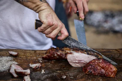 PORTO ALEGRE, RS, BRASIL - 2023.04.22 - Expochurrasco, evento que pode colocar Porto Alegre como a capital mundial do churrasco, acontece no parque Harmonia. *FOTOS EM BAIXA (Foto: André Ávila/ Agência RBS)<!-- NICAID(15409984) -->