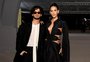 Bruna Marquezine ousa no decote em baile de gala ao lado de Xolo Maridueña