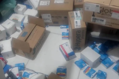 medicamentos foram revirados<!-- NICAID(16154009) -->