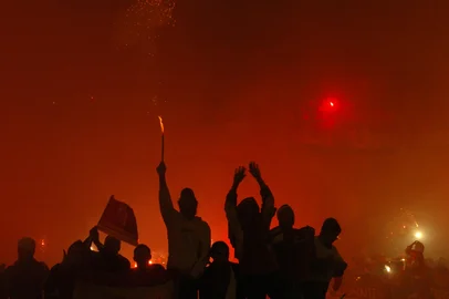 *** Júlio Cordeiro - Inter ***Internacional e São Paulo jogam a última partida da Copa Libertadores da América 2006 no estádio Beira-Rio, em Porto Alegre. O São Paulo já foi campeão três vezes, enquanto o Inter vai em busca da sua primeira conquista.Torcida colorada antes do início da partida.<!-- NICAID(1830916) -->