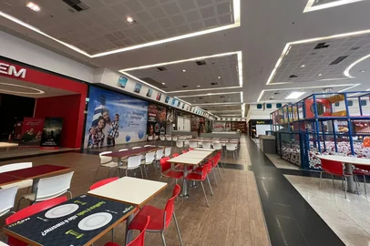 Joanna Manhago / Grupo RBS praça alimentação shopping rio grande<!-- NICAID(16168625) -->