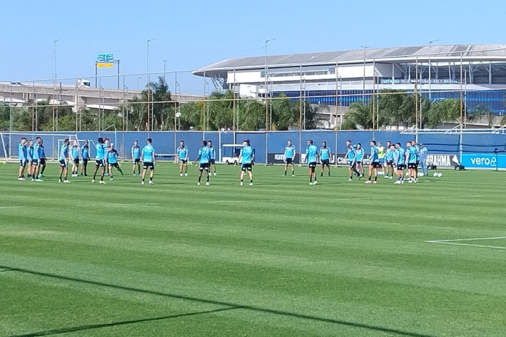 Retornos marcam o treino do Grêmio no CT Luiz Carvalho