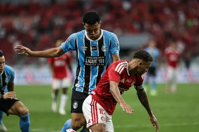 PORTO ALEGRE, RS, BRASIL, 08/03/2026: Inter e Grêmio se enfrentam no Estádio Beira-Rio, no Gre-Nal de número 451, no jogo de volta da final do Campeonato Gaúcho de 2026, o Gauchão. Após o jogo de ida, na Arena, terminar em 3 a 0 para o Grêmio, o Internacional recebe o adversário em casa com a missão de tentar reverter o placar e conquistar o bicampeonato estadual. Foto: Renan Mattos/Agência RBS<!-- NICAID(16240673) -->