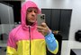 Toguro posta foto vestindo cores da bandeira pansexual e pede: "Só quero respeito"