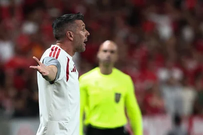 PORTO ALEGRE, RS, BRASIL, 11-04-2026: Clássico GreNal nº452 no estádio Beira-Rio. Inter e Grêmio se enfrentam pelo Campeonato Brasileiro Série A 2026. Foto: Jonathan Heckler/Agência RBS<!-- NICAID(16264086) -->