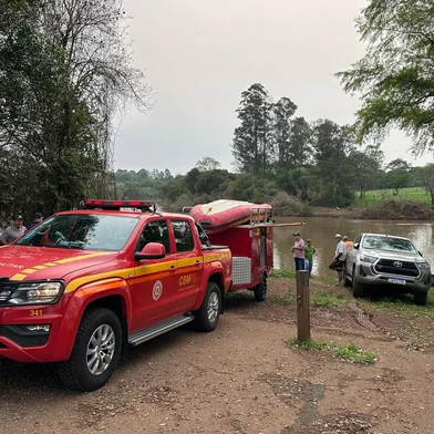 Corpo de Bombeiros realiza buscas por idoso que desapareceu próximo ao Rio Jacuí<!-- NICAID(15876464) -->