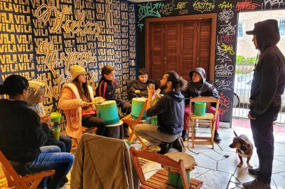 Associações culturais Fluência Hip Hop e Viela Espaço Cultural, de Caxias do Sul, recebem premiação nacional   <!-- NICAID(15891095) -->
